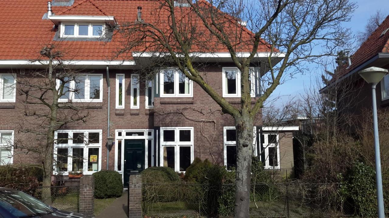 Place 2 Be Acomodação com café da manhã Eindhoven Exterior foto
